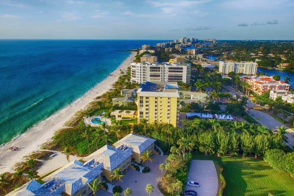 Hotels and resorts along the coastline in Naples, Florida