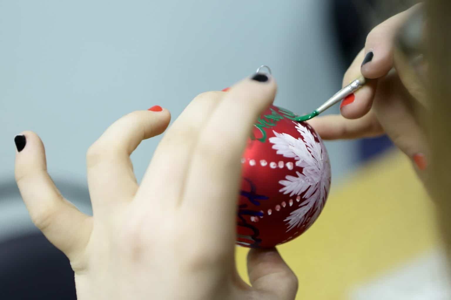 Top Christmas Party Ideas for Teens (44 Ideas for 2024) - SALT effect